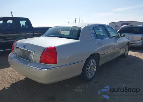 2004 Lincoln Town Car Ultimate из США, поврежденный, VIN 1LNHM83WX4Y636384